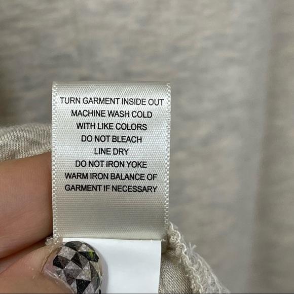 Tru Self, Glitzy Striped Shoulder Detail. Size 1X. In excellent condition! - Picture 6 of 6